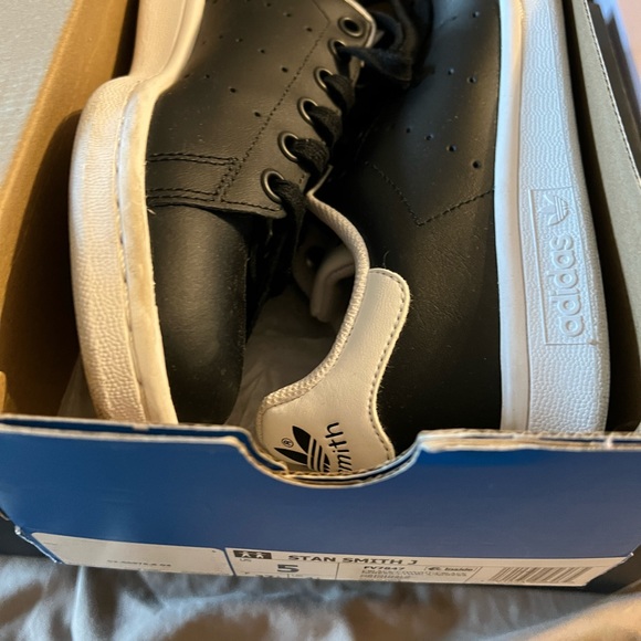 Adidas - Picture 9 of 9